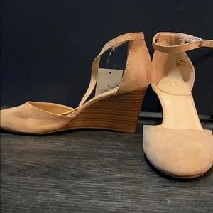 NWT A New Day Nude wedges